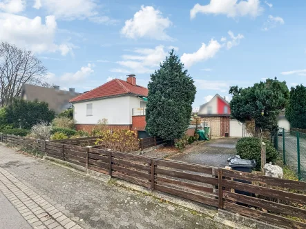 Titel - Haus kaufen in Hannover - Gepflegter Bungalow mit kleinem Garten in guter und zentrale Lage von Hannover-Misburg-Anderten