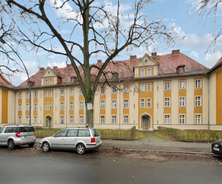 Eingangsbereich der Wohnung - Wohnung kaufen in Berlin - Vermietete 5,5 Zimmer Wohnung im Dahlem-Palais mit ca. 130 m² in Berlin Dahlem zur Kapitalanlage