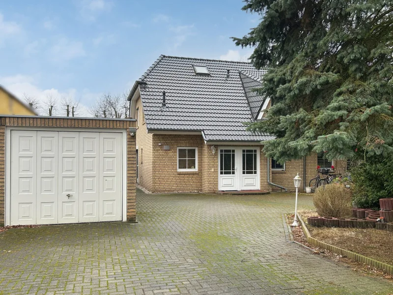 Hauptbild - Haus kaufen in Fredersdorf-Vogelsdorf - Wunderschöne, bezugsfreie Doppelhaushälfte in Fredersdorf