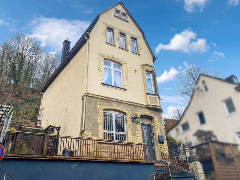 Einfamilienhaus - Haus kaufen in Idar-Oberstein - Einfamilienhaus in zentraler Lage und fußläufiger Erreichbarkeit zum Bahnhof Idar-Oberstein