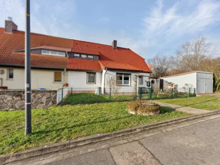 Charmantes Einfamilienhaus  - Haus kaufen in Bad Lauchstädt - Charmantes Einfamilienhaus mit Garage in Bad Lauchstädt