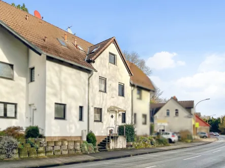 Frontansicht - Haus kaufen in Witten - Geräumiges Reihenmittelhaus mit Garage in Witten-Heven