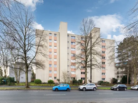 Titelbild - Wohnung kaufen in Hannover - Sofort bezugsfrei: Charmante 3-Zimmer-Wohnung mit Balkon in Hannover-Kirchrode