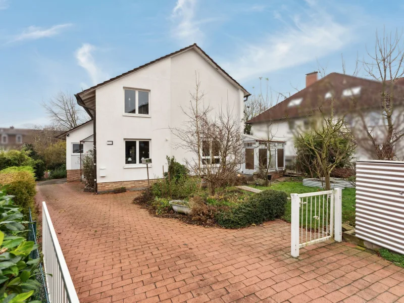 Hausansicht - Haus kaufen in Kassel - Freistehendes Einfamilienhaus in Kassel-Harleshausen