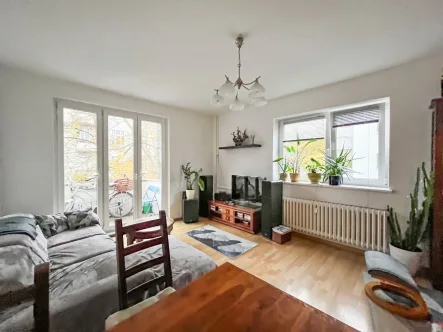 Wohnzimmer - Titelbild - Wohnung kaufen in Berlin - Charmante 2-Zimmer-Wohnung in Top-Lage von Steglitz-Zehlendorf - solide vermietet