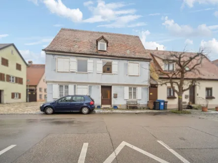 Außenansicht 1 - Haus kaufen in Nördlingen - Sanierungsbedürftiges Stadthaus mit viel Potenzial in Nördlingen