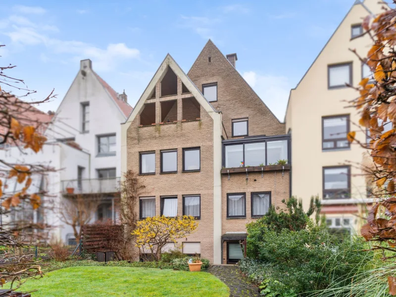 Titelbild - Haus kaufen in Bad Salzuflen - Stilvolles Zweifamilienhaus in der Innenstadt von Bad Salzuflen