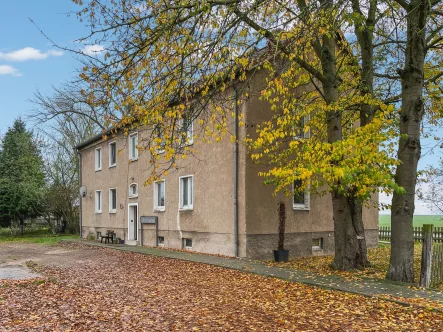 Der erste Eindruck - Haus kaufen in Friemar - Mehrfamilienhaus in Friemar zu verkaufen