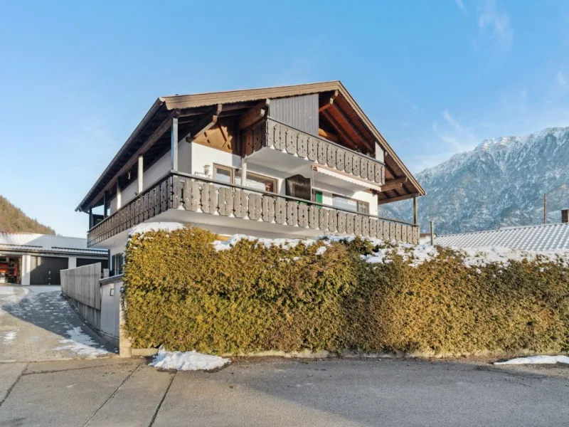 Helle Gartenwohnung in Oberau - Wohnung kaufen in Oberau - Helle 2-Zimmer-Gartenwohnung in Oberau mit großer Südterrasse. Ruhig und verkehrsgünstig gelegen.