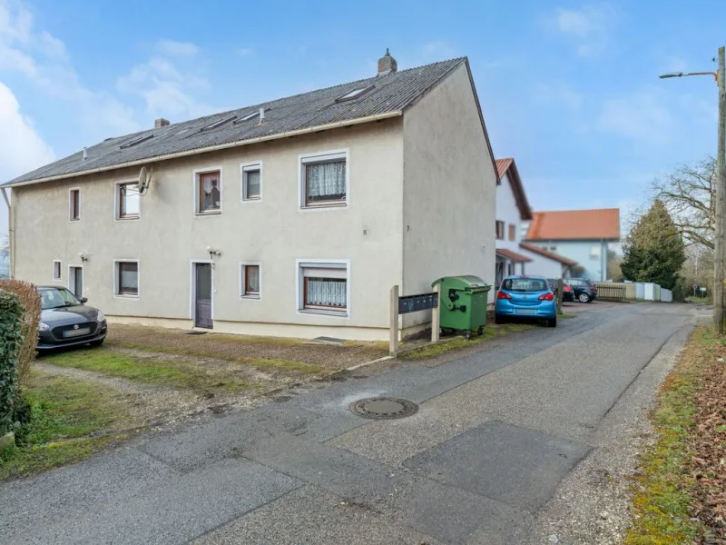 Außenansicht 1 - Wohnung kaufen in Regensburg - Charmante 3-Zimmer-Wohnung mit schöner Aussicht in Regensburg-Keilberg