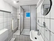 Badezimmer - EG rechts