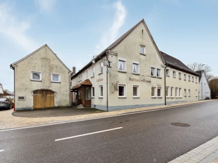 Ansicht - Haus kaufen in Wittelshofen - Wohngebäude mit Gastwirtschaft, Nebenhaus, Scheune und Potential in Wittelshofen