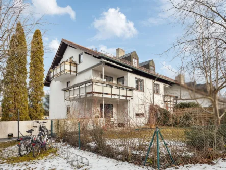 Titelbild - Wohnung kaufen in München - Großzügige, moderne 4-Zimmer-Eigentumswohnung in ruhiger und idyllischer Lage von München-Trudering 