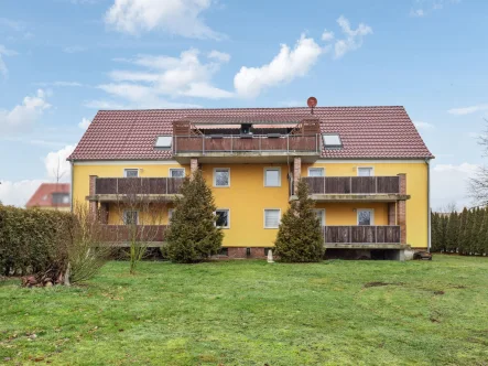 Titelbild - Wohnung kaufen in Eilenburg - Bezugsfreie 3-Zimmer- Erdgeschosswohnung mit großem Balkon und extra viel Stauraum in Eilenburg