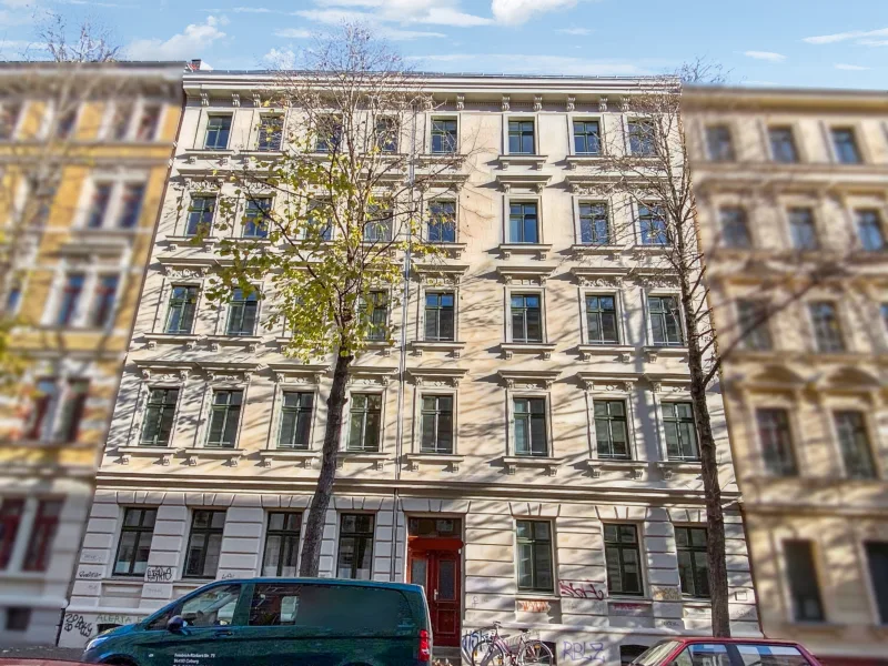 Titelfoto - Wohnung kaufen in Leipzig - Stilvolle Dachgeschosswohnung als Kapitalanlage mit Dachloggia in Leipzig/Volkmarsdorf