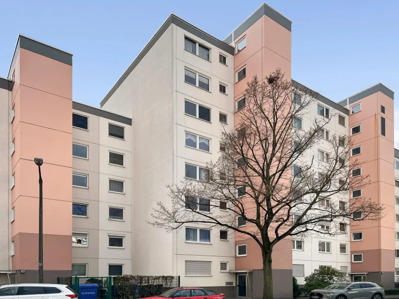 Außenansicht - Wohnung kaufen in Nürnberg - Bezugsfreie, gepflegte 2-Zimmer-Wohnung mit tollem Ausblick in Nürnberg Röthenbach-Ost