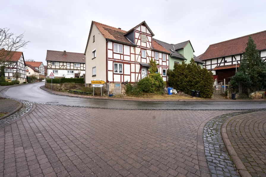 Charmantes Fachwerkhaus - Haus kaufen in Melsungen - Charmantes Fachwerkhaus aus dem 19. Jahrhundert in Melsungen-Röhrenfurt