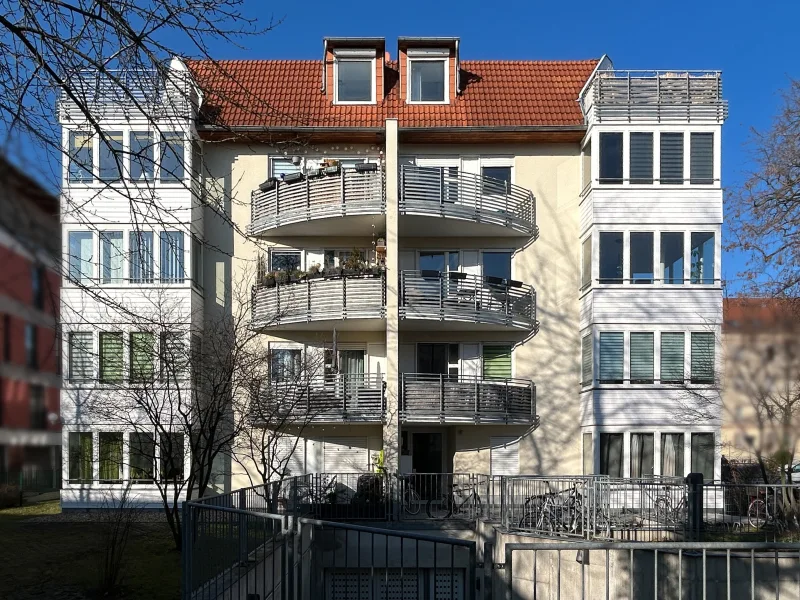 Titel - Wohnung kaufen in Dresden - Charmante 2-Zimmer-Wohnung mit Terrasse und lichtdurchflutet im beliebten Dresden-Striesen