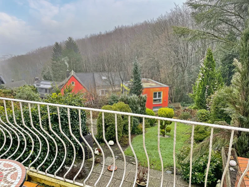 Ausblick - Haus kaufen in Velbert - Reihenmittelhaus mit traumhaftem Ausblick und großem Platzangebot in Velbert