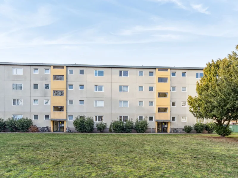 Außenaufnahme - Wohnung kaufen in Berlin - Vermietete 2-Zimmer-Wohnung mit Balkon in Spandau (WE 361)