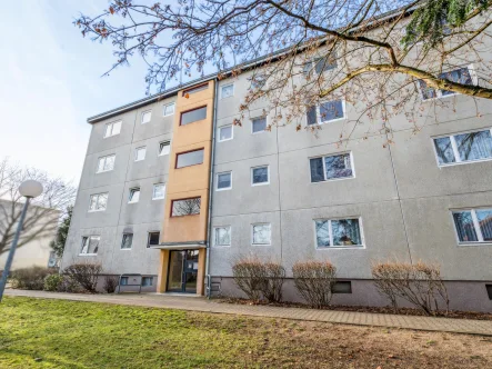 Außenaufnahme - Wohnung kaufen in Berlin - Gepflegte, vermietete 2-Zimmer-Wohnung mit Balkon im grünen Spandau (WE91)