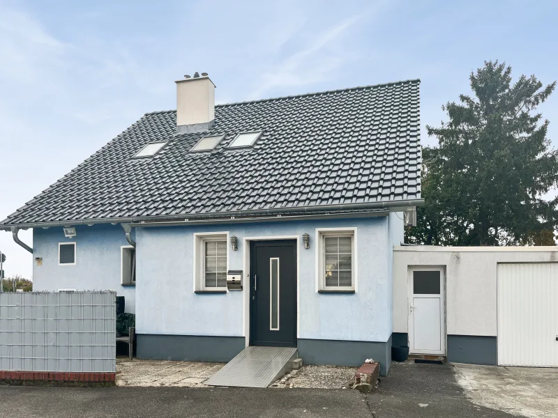 Titelbild - Haus kaufen in Düren - Düren - Charmantes, modernisiertes Einfamilienhaus auf großzügigem Grundstück