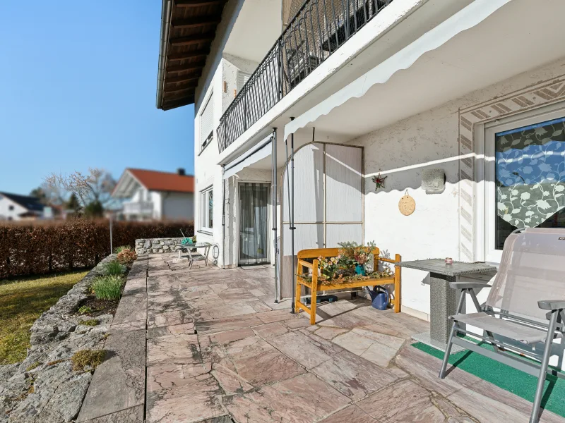 Terrasse - Wohnung kaufen in Bruckmühl - Gepflegte 3-Zimmer-Erdgeschosswohnung, vermietet, mit schöner Südterrasse