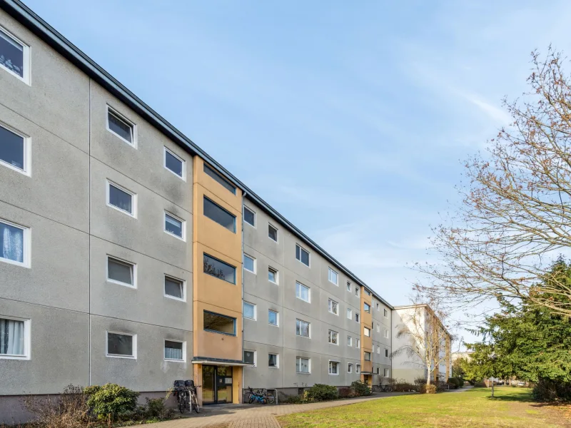 Außenaufnahme - Wohnung kaufen in Berlin - Gepflegte, vermietete 3-Zimmer-Eigentumswohnung mit Balkon im grünen Spandau (WE206)