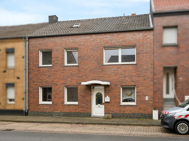 Titelbild - Haus kaufen in Oberzier - Oberzier - Großzügiges Familienhaus mit viel Platz zur freien Gestaltung