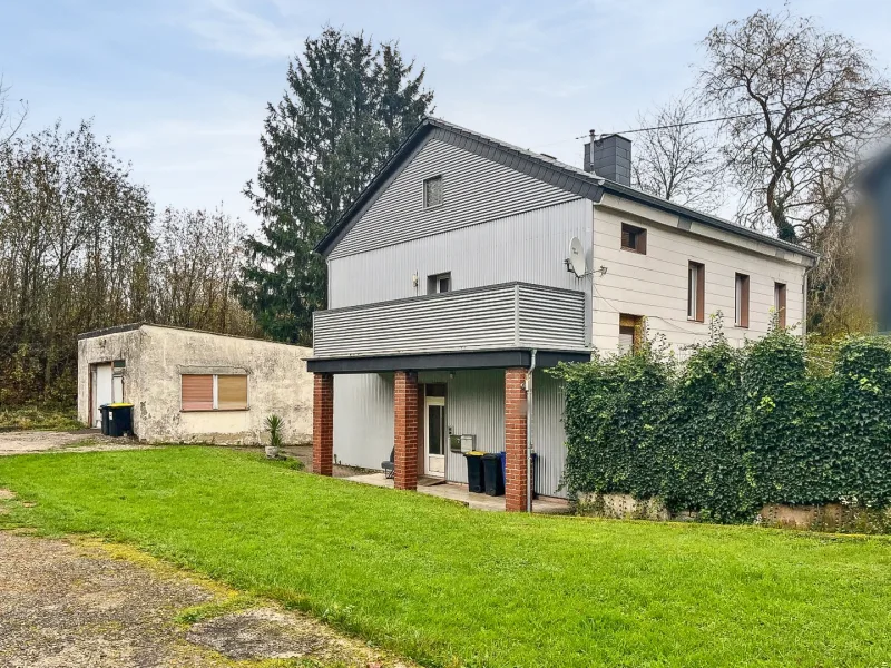 Außenansicht - Haus kaufen in Neunkirchen - Zweifamilienhaus in Neunkirchen