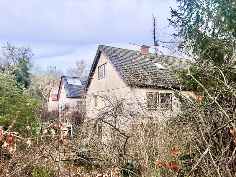 Ansicht Haus Garten - Haus kaufen in Berlin - Baugrundstück mit vermietetem Altbestand in Alt-Hohenschönhausen Lichtenberg