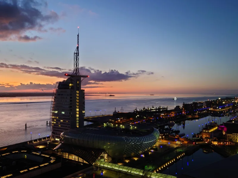 Aussicht - Wohnung kaufen in Bremerhaven - Traumhafter Panoramaausblick auf die Nordsee und den Yachthafen - 2-Zimmer-Wohnung in Bremerhaven