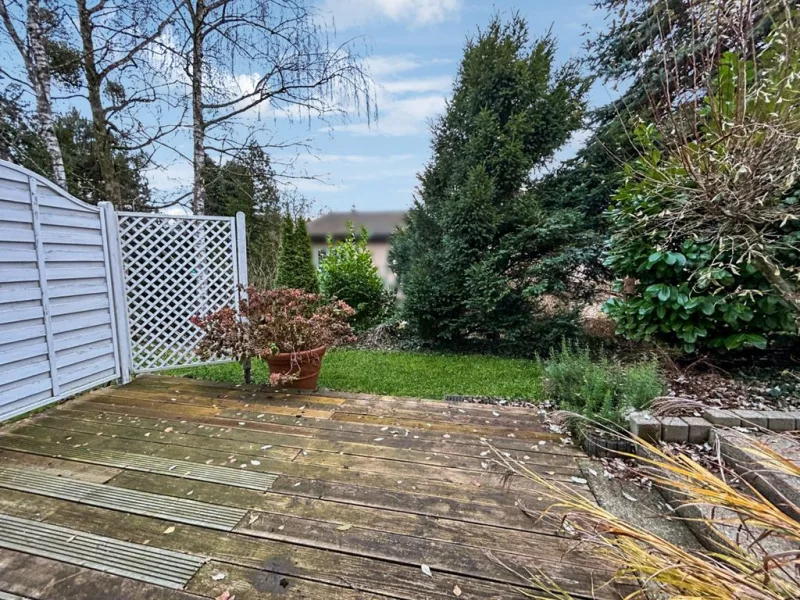 Terrasse mit Gartenblick