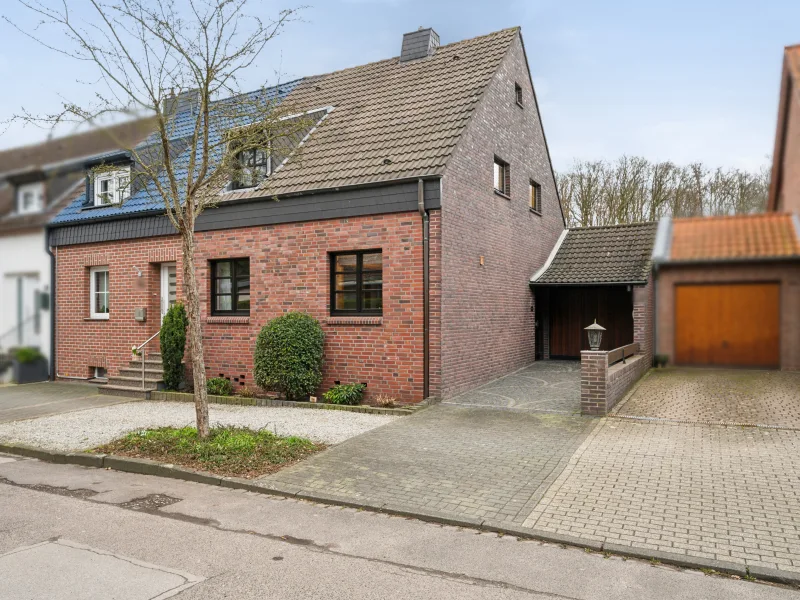 Titelbild - Haus kaufen in Viersen - Schönes Reihenendhaus mit Gartenoase - in Viersen