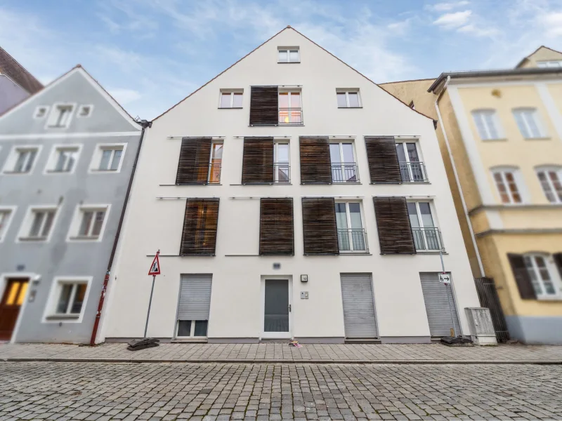 Hausansicht - Wohnung kaufen in Ingolstadt - Modernes, möbliertes 1-Zimmer-Apartment im Herzen der Ingolstädter Altstadt