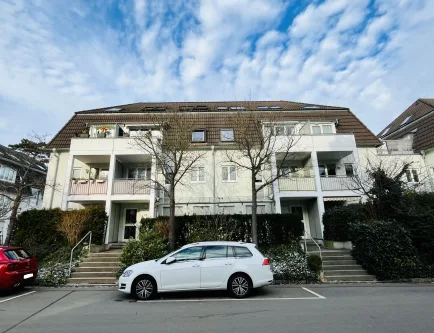 Hausansicht - Wohnung kaufen in Dresden - Perfektes Familienheim in Kleinzschachwitz - 4-Zimmer-Maisonettewohnung mit Balkon und Tiefgarage