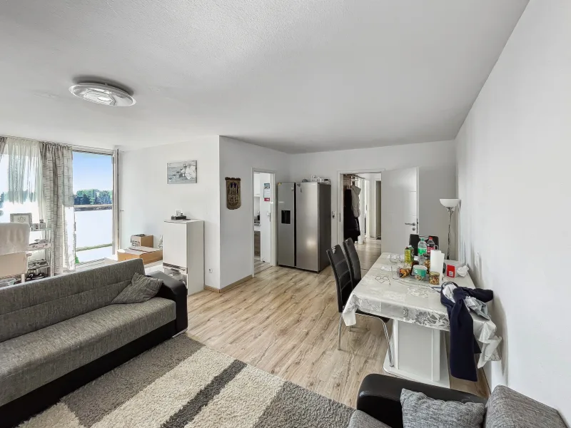 Titelbild - Wohnung kaufen in Frankfurt am Main - Attraktive 3-Zimmer Wohnung mit ca 11.500€ Kaltmiete p.a. in Frankfurt-Bonames