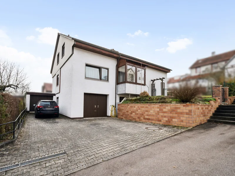 Außenansicht - Haus kaufen in Bietigheim-Bissingen - Geräumiges und familienfreundliches Zweifamilienhaus in Metterzimmern