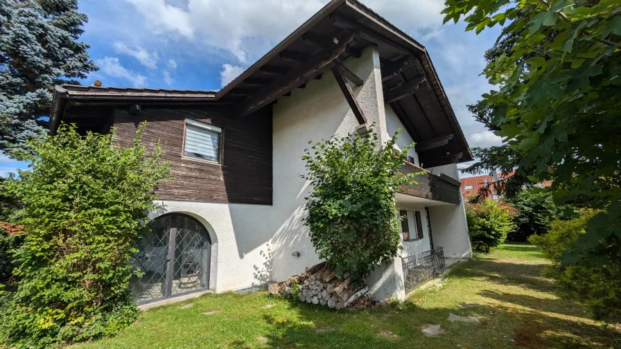 Titelbild - Haus kaufen in Töging am Inn - Herrschaftliches Einfamilienhaus in bevorzugter Lage von Töging