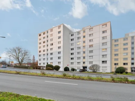 Außenansicht - Wohnung kaufen in Oberasbach - Schöne vermietete 1-Zimmer-Wohnung mit großer Loggia und Tiefgaragenstellplatz in Oberasbach