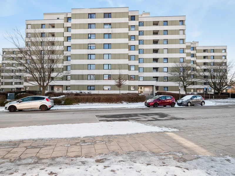 Titelbild - Wohnung kaufen in Baldham - Helle, großzügige 3-Zimmer-Eigentumswohnung in ruhiger Lage von Vaterstetten/Baldham