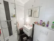 Modernes Badezimmer