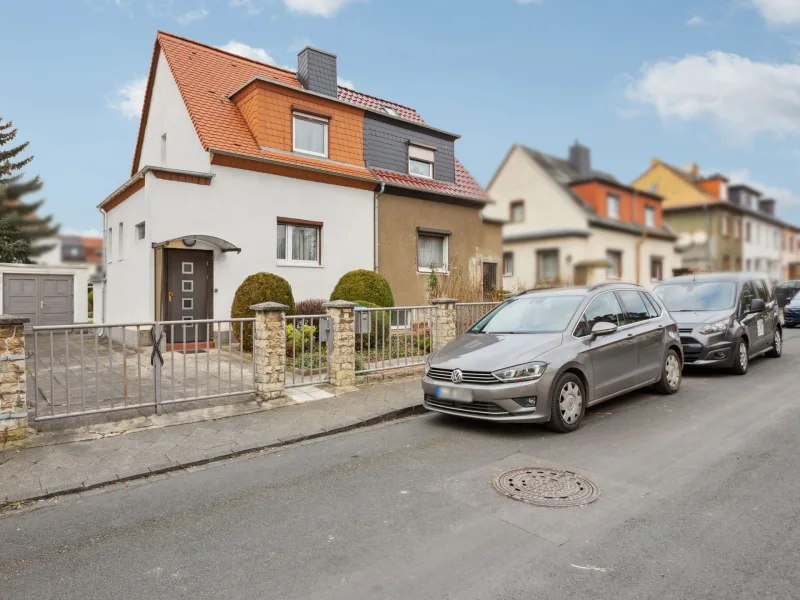 Außenansicht - 1 - Haus kaufen in Leipzig - Doppelhaushälfte mit Potenzial nahe dem Cospudener See in Grosszschocher/Leipzig