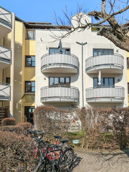 Hausansicht - Wohnung kaufen in Freiburg im Breisgau - Charmante 1-Zimmer-Wohnung in Freiburg nahe Seepark 