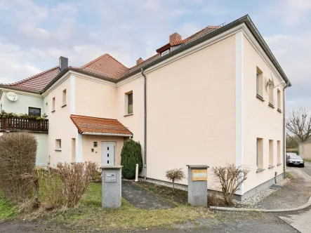 Titelbild - Haus kaufen in Böhlen - Grossdeuben - charmantes Zweifamilienhaus mit großem Grundstück in toller Wohnlage 