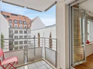 Balkon mit Blick in Innenhof