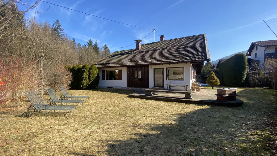 Ansicht - Haus kaufen in Grainau - Grainau: Gepflegtes, großes  Einfamilienhaus in ruhiger, sonniger Lage