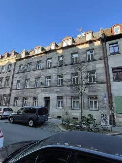 Hauptbild - Wohnung kaufen in Fürth - Historisches Wohnen: Stilvolle 3-Zimmer-Erdgeschosswohnung in denkmalgeschütztem Altbau in Fürth!