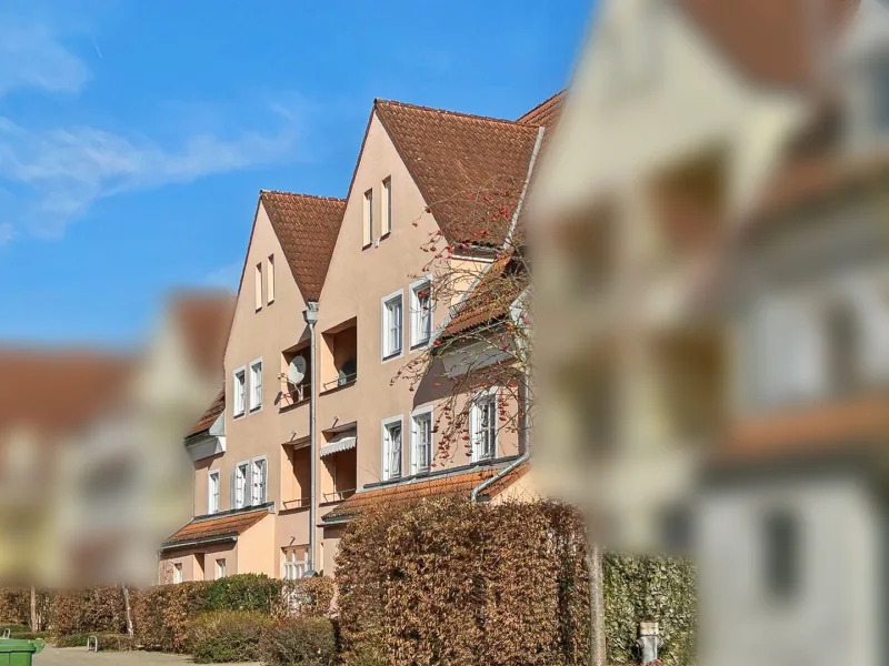 Außenansicht - Wohnung kaufen in Neutraubling - 2-Zimmer-Wohnung mit Loggia, Terrasse und eigenem Stellplatz in Neutraubling