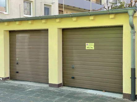 Ansicht 1 - Garage/Stellplatz kaufen in Nürnberg - Gepflegte Doppelgarage in begehrter Lage von Nürnberg-Wöhrd zu verkaufen